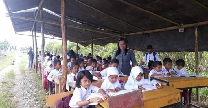 Curah hujan yang masih saja turun dan menyelimuti wilayah Kabupaten Luwu Utara (Lutra) Sulawesi Selatan, dengan hal itu mengakibatkan banjir.