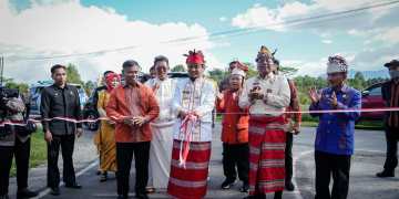 Gubernur Andi Sudirman Resmikan Ruas Jalan Sepanjang 9,1 Kilometer di Toraja