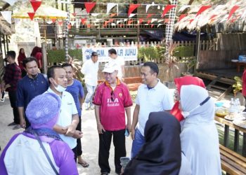 Di Takalar, Andi Sudirman Minta Pembangunan Tanggul Penahan Abrasi Direalisasikan Secepatnya