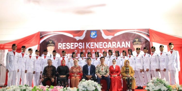 Bupati Bulukumba Andi Muchtar Ali Yusuf menilai anggota Pasukan Pengibar (duplikat) Bendera Pusaka (Paskibraka) sukses menjalankan tugasnya