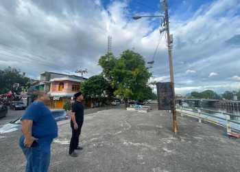 Kejaksaan Negeri Pangkep melalui Kasi Intel, Andi Trismanto menyambangi dua tempat yang diadukan masyarakat terkait pekerjaan di lingkup Pemda