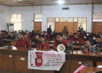 Ketua DPRD Bulukumba Terima Aspirasi IMM Tolak Kenaikan Harga BBM