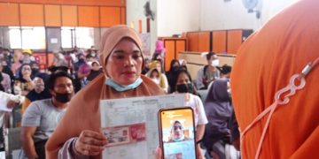 Warga Kota Makassar yang masuk kategori miskin dan terdata dalam Data Terpadu Kesejahteraan Sosial bisa tersenyum lebar, Rabu 7 September