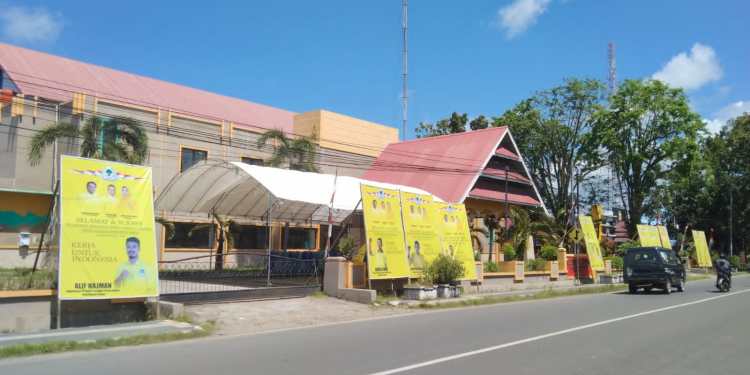 Situasi tempat pelantikan Ketua dan pengurus Partai Golkar Sinjai. (Medium Indonesia/ Sulfikar)