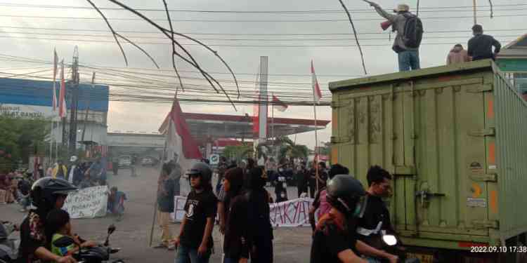 Dapat Dukungan dari Masyarakat, Aksi AMOR Makassar Sempat Boikot SPBU