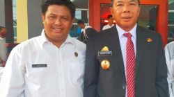 Kepala Bidang Pelayanan Kesehatan (Yankes), Dinas Kesehatan Bulukumba, dr Amrullah (kemeja putih) Bupati Bulukumba Andi Muchtar Ali Yusuf (Jas hitam)