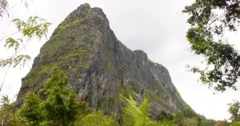 Menurut Prof. Dr. C. Salombe dalam makalahnya pada loka karya Sawerigading di Palu pada tahun 1987, bahwa di Toraja