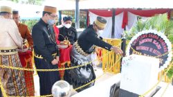 Bupati Bone Dr. H. A. Fahsar M. Padjalangi, M.Si didampingi Wakil Bupati Bone Drs. H. Ambo Dalle, MM Bersama Forkopimda Bone ziarah