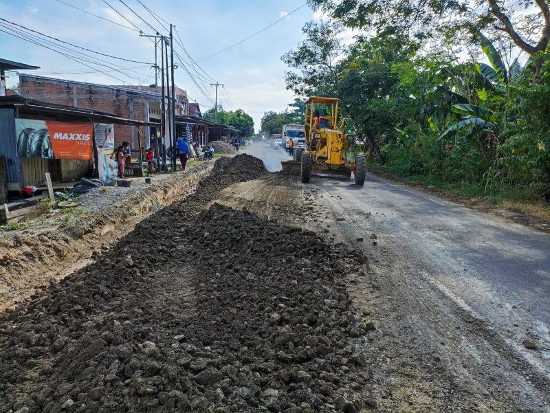 Rekonstruksi ruas jalan Pinrang - Rappang yang berada di Kabupaten Pinrang mulai dikerjakan. ini menjadi salah satu fokus prioritas