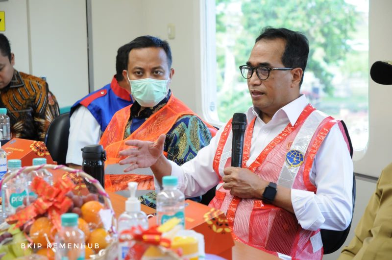 Gubernur Sulawesi Selatan Andi Sudirman Sulaiman menyampaikan terkait progres penyerahan Bandara Soroako di Luwu Timur kepada Menhub