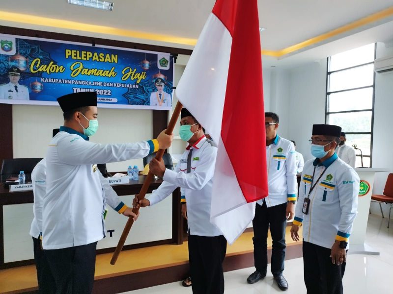 Pelepasan 138 orang calon jamaah haji(CJH) dilepas keberangkatannya oleh Bupati Pangkep Muhammad Yusran Lalogau (MYL)