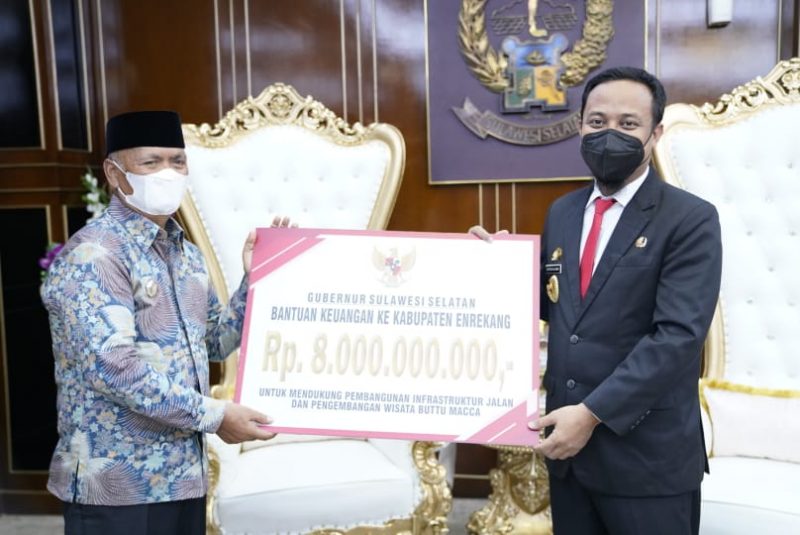Makassar Pemerintah Provinsi Sulawesi Selatan mendorong upaya pemulihan sektor pariwisata yang muaranya akan menggeliatkan perekonomian.