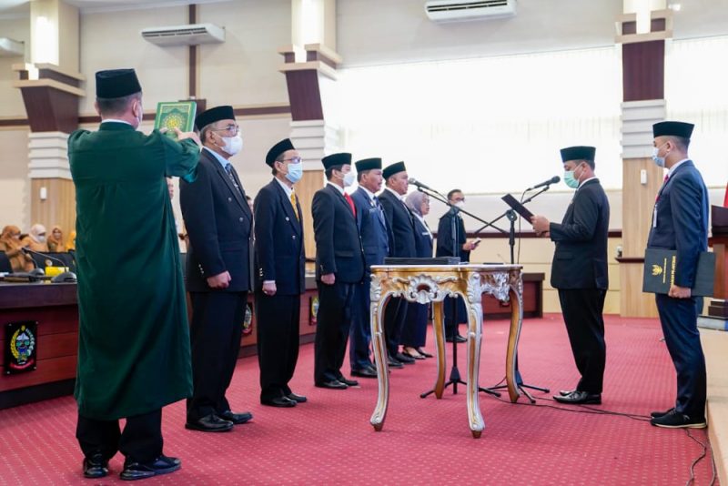 Gubernur Sulawesi Selatan Andi Sudirman Sulaiman melantik dan mengambil sumpah jabatan pimpinan tinggi pratama (Eselon II)