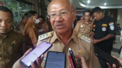 Bupati Jeneponto mengomeli beberapa pejabatnya.Omelan tersebut diutarakan karena masih banyak kolegannya belum mengibarkan bendera merah