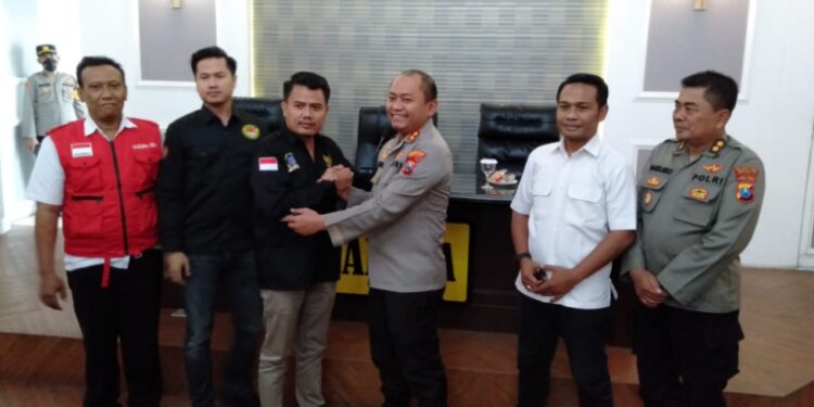 GMIB (Gerakan Madura Indonesia Bersatu) yang di gawangi Tiga Ormas Kesukuan Madura yakni AMI (Aliansi Madura Indonesia), BNPM (Barisan Nasional Pemuda Madura) dan MADAS (Madura Asli) melakukan audiensi