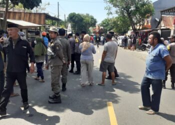 Eksekusi tujuh rumah dan tanah di Kelurahan Bontotangga, Kecamatan Tamalatea, Kabupaten Jeneponto, Sulawesi Selatan, nyaris ricuh.