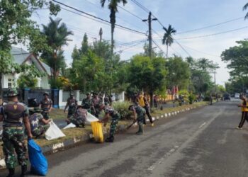 Menjelang Peringatan Hari Ulang Tentara Nasional Indonesia (TNI) Ke-77 tahun 2022, Polres Sinjai ikut berpartisipasi dikegiatan Karya Bakti yang diselenggarakan oleh Kodim 1424 Sinjai.