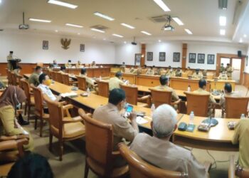 Salah satu elemen penting dalam mewujudkan penyelenggaraan negara yang terbuka adalah hak publik untuk memperoleh Informasi (Website)