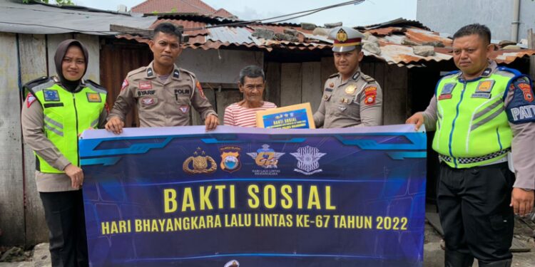 Dalam rangka menyambut hari jadi Bhayangkara Lalu lintas Ke-67, jajaran Satuan Lalu Lintas Polres Bulukumba, gelar kegiatan Bakti sosial