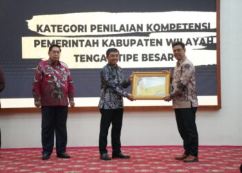 Pemerintah Kabupaten Bulukumba menerima penghargaan dari Badan Kepegawaian Nasional (BKN) berupa BKN Award 2022 Kategori Kompetensi