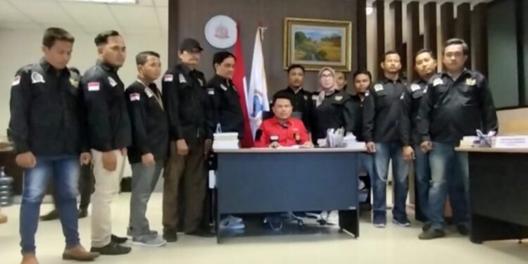 Dewan Pimpinan Pusat Aliansi Madura Indonesia (DPP AMI) mengecam keras Alvin Lim yang dengan sengaja menebar hoax mendiskreditkan Kejaksaan Agung.