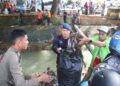 Gandeng Mahasiswa dan Pasukan Orange, Brimob Bone Kerja Bakti di Sungai Branjangan