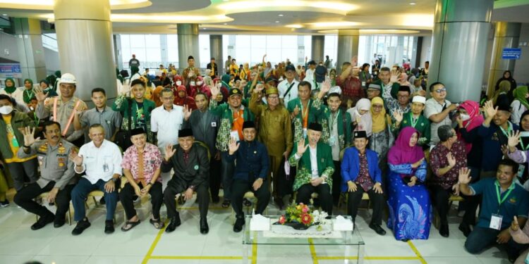 Gubernur Sulsel Lepas Rombongan Peserta Muktamar Muhammadiyah ke-48 di Solo