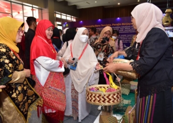 Ketua Dekranasda Sulsel Naoemi Octarina hadiri Hari Jadi Dewan Kerajinan Nasional (Dekranas) ke-43 yang dipusatkan di Hotel Santika Kota Medan